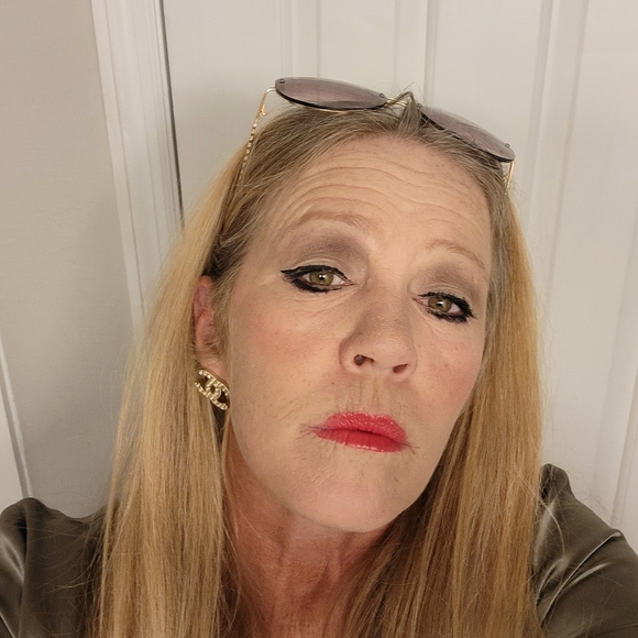 preloved luxury bags at the lowest price possible- payment plan friendly! - Picture 6 of 11